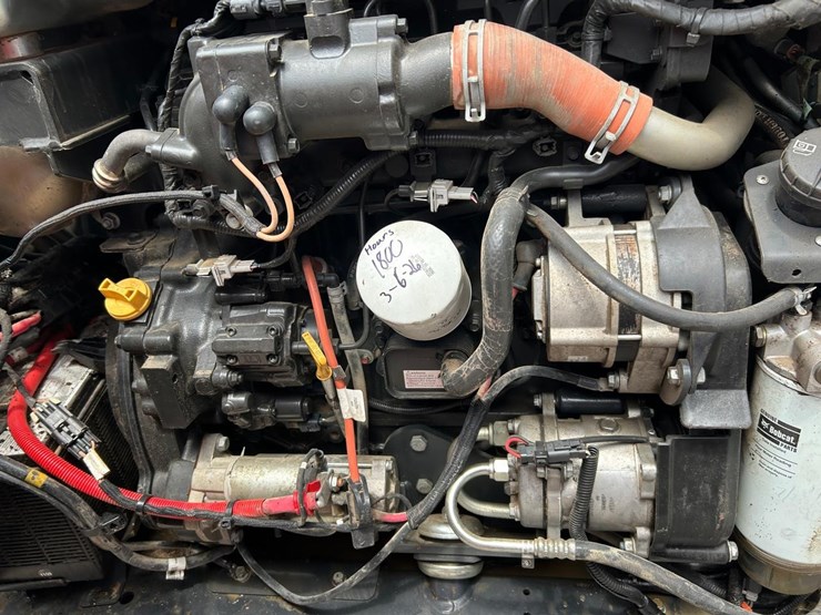 2023-bobcat-t770-image-15
