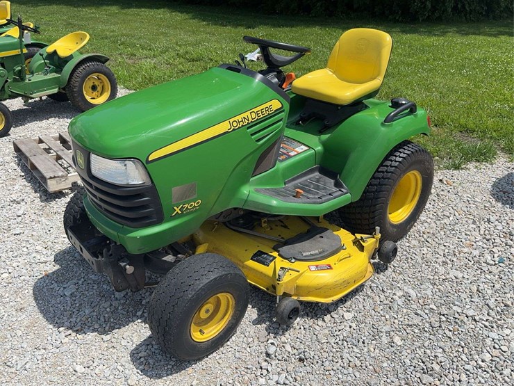 2007-john-deere-x700-image-1