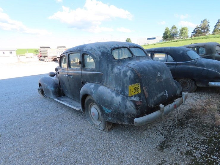 1937-cadillac-lasalle-sedan-image-4