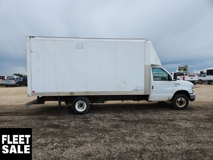 2012-ford-e450-image-9