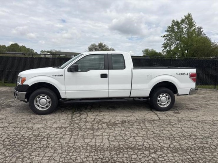 2011-ford-f150-xl-image-2