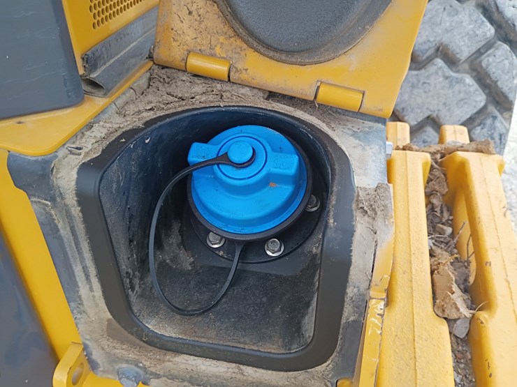 2022-deere-330g-image-28