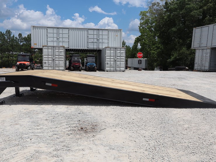 #570-•-20'-loading-ramp-image-1