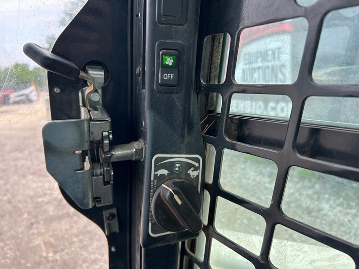 2019-bobcat-t770-image-22