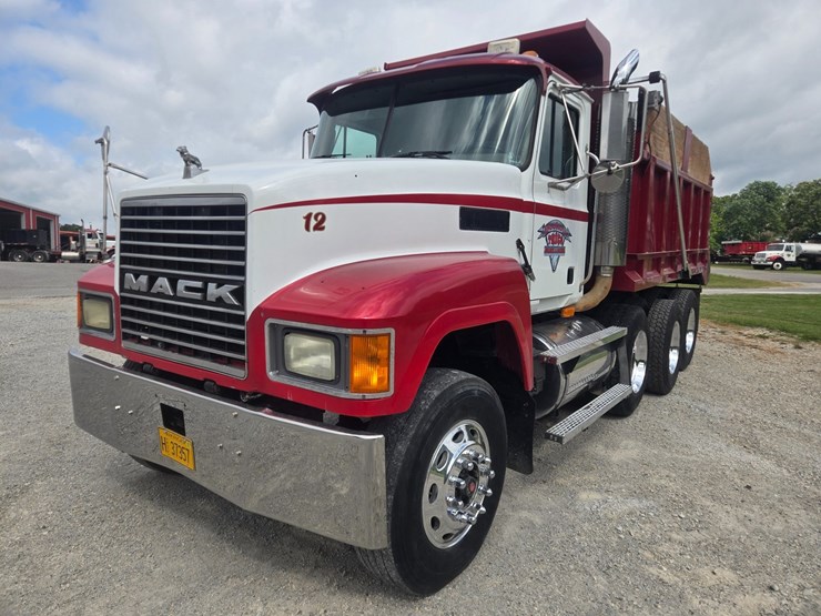 2003-mack-ch613-image-1