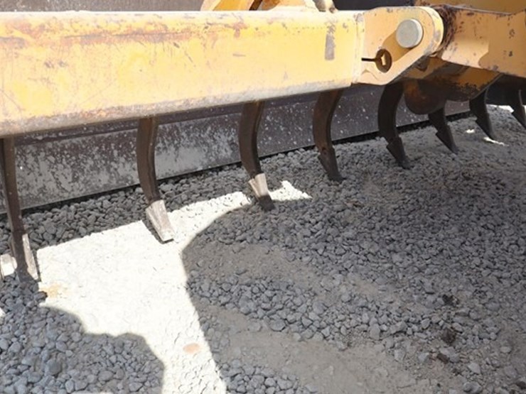 2005-deere-210le-image-25