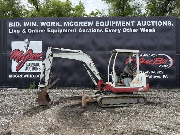 takeuchi-tb135-image-1