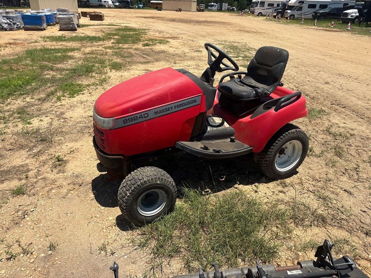massey-ferguson-2924d-image-1