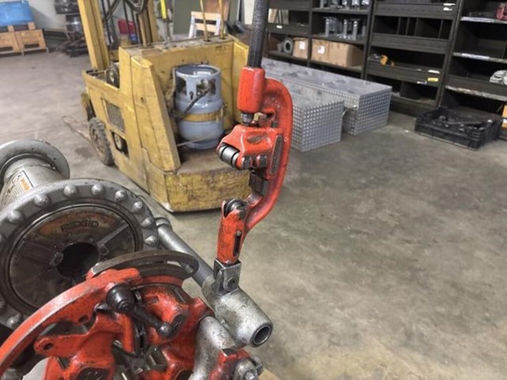 ridgid-300-pipe-threader-image-8