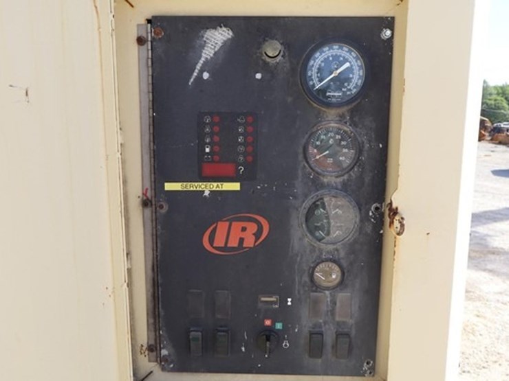 #1094-•-1999-ingersoll-rand-1600-mobile-air-compressor-image-12