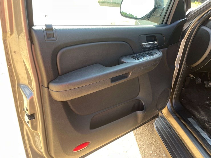 2007-chevrolet-avalanche-ls-image-9