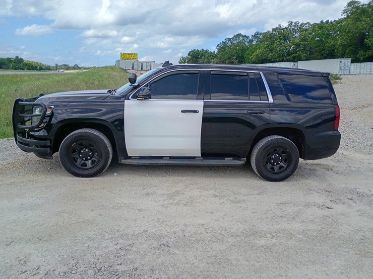 2018-chevrolet-tahoe-image-3