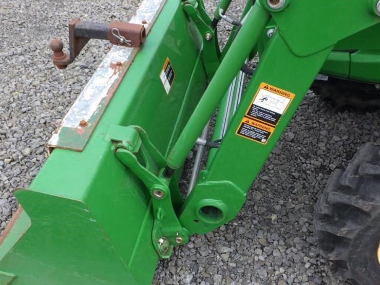 john-deere-3032e-image-12