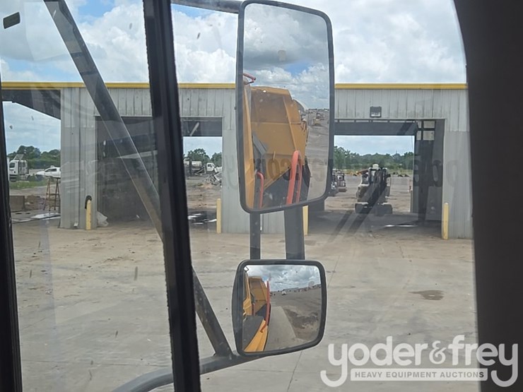 2021-volvo-a25g-image-55