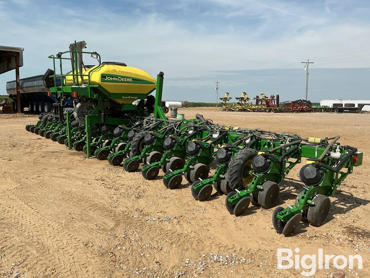 2019-john-deere-dr18-image-5