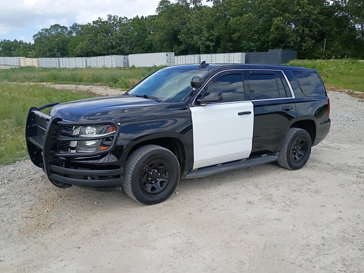 2018-chevrolet-tahoe-image-2