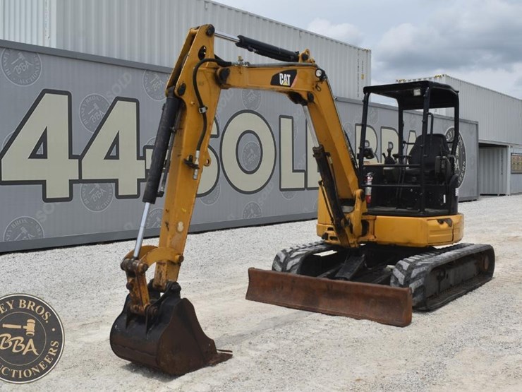 2016-caterpillar-305e2-cr-image-1