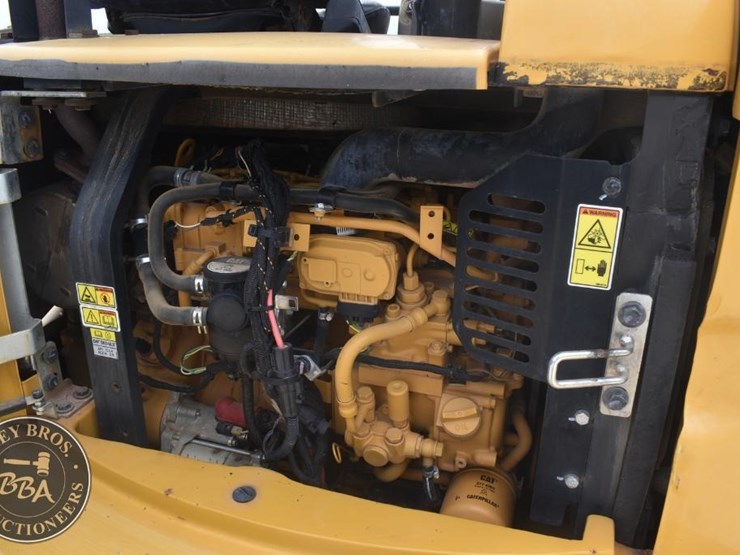 2016-caterpillar-305e2-cr-image-36