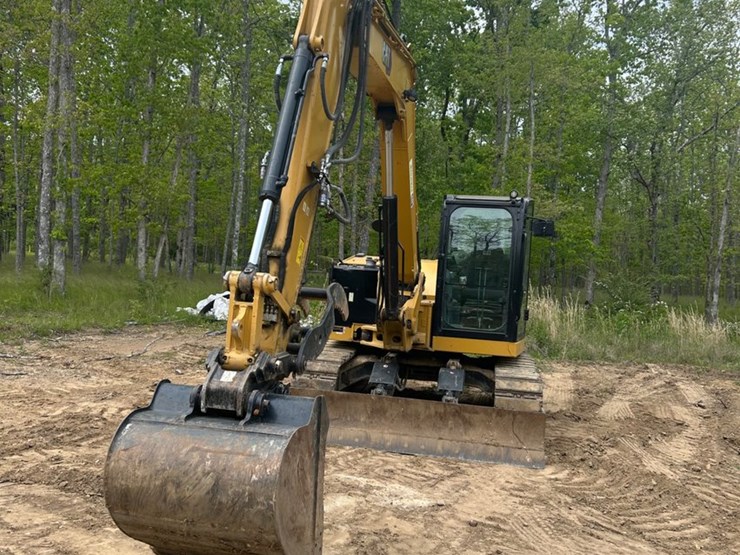 2020-caterpillar-24-image-2