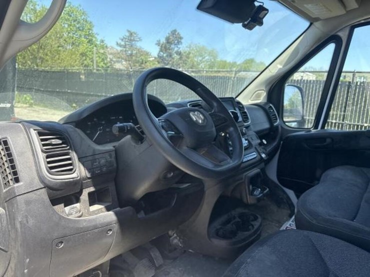2023-dodge-3500-image-18