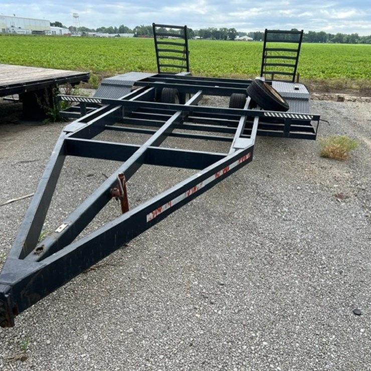 #580 • DONAHUE COMBINE OR SPRAYER TRAILER - LOCATED IN OSCEOLA, AR