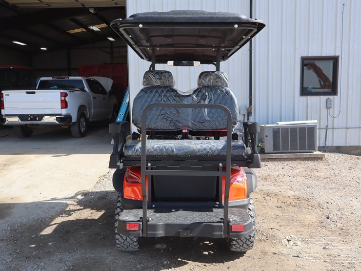 #104-•-4-seater-electric-golf-cart-image-4