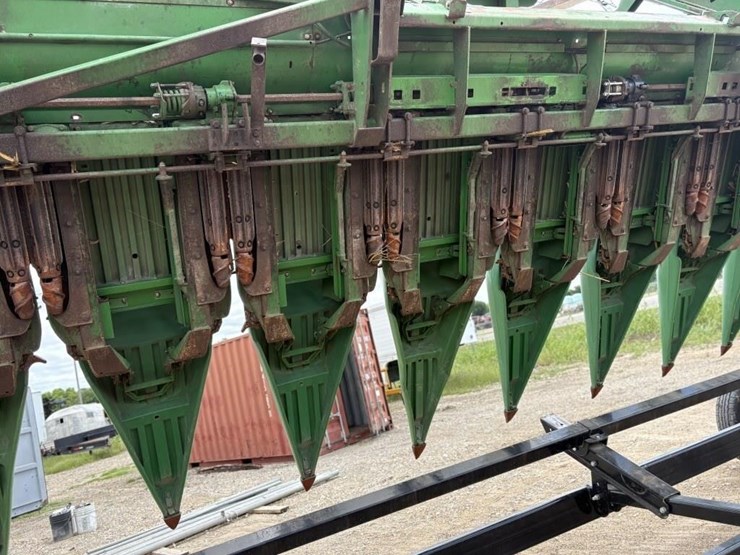 john-deere-12-image-8