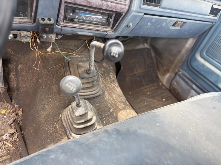 l3--1985-ford-250-pick-up-image-15