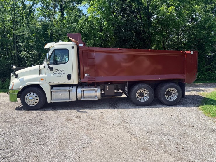 2012-freightliner-cascadia-125-image-4