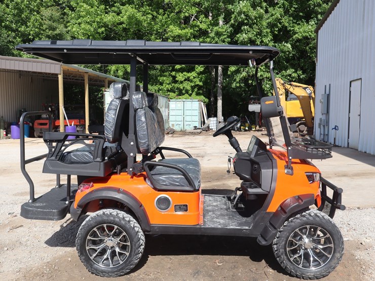#104-•-4-seater-electric-golf-cart-image-6