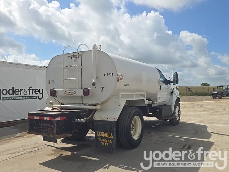 2019-ford-f750-xl-image-5