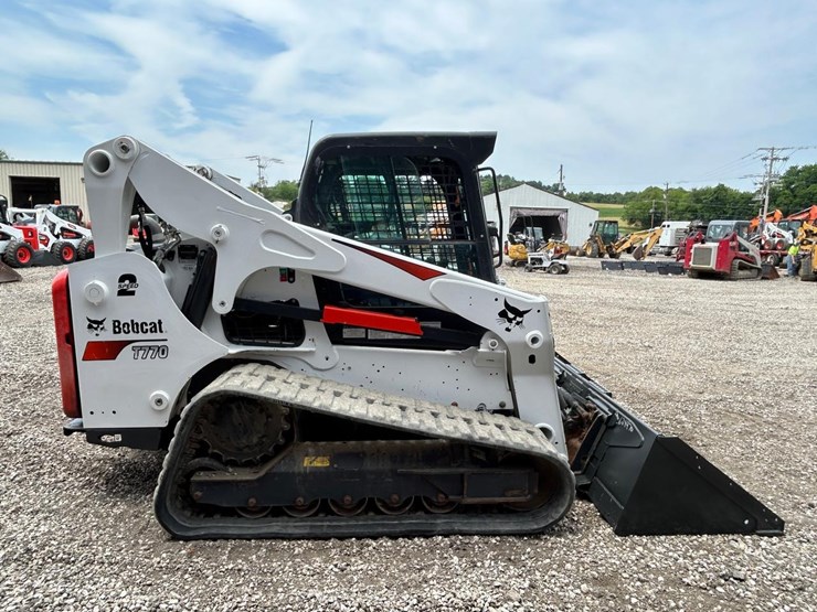 2023-bobcat-t770-image-5