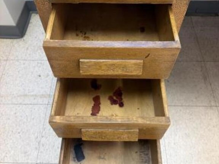 6-drawer-wood-desk-image-5