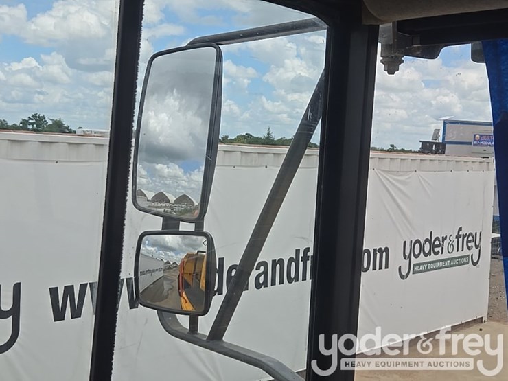 2021-volvo-a25g-image-54