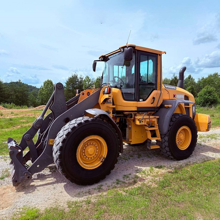 2014 VOLVO L90G
