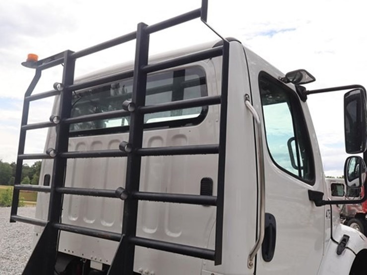 #443-•-2016-freightliner-m2-grapple-truck-image-13