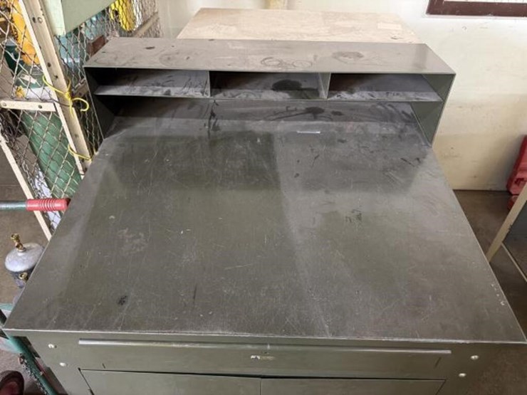 industrial-sjop-desk-with-slope-top-image-5