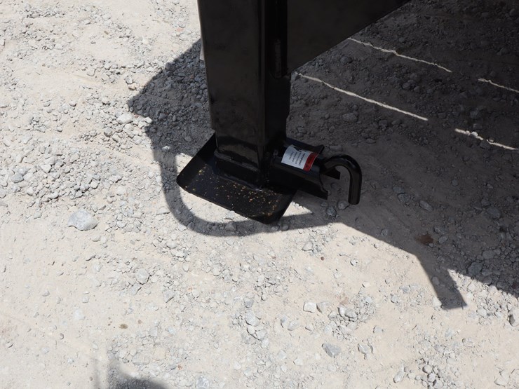 #570-•-20'-loading-ramp-image-16