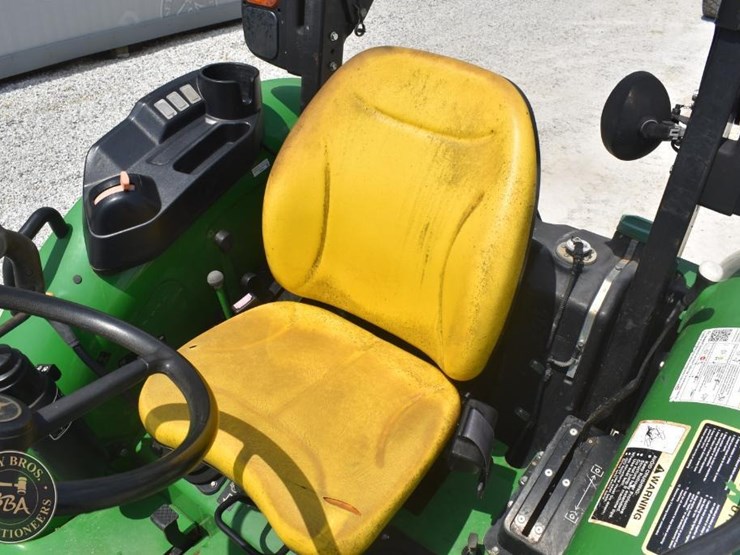2021-john-deere-5045e-image-36