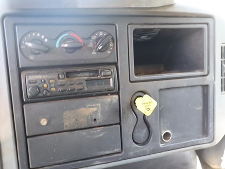 2005-international-durastar-4300-image-25