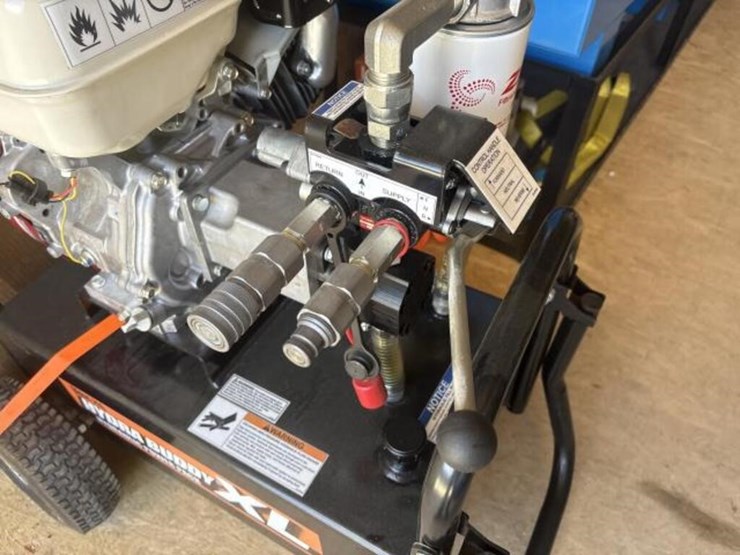 mueller-8in-gas-tapping-trailer-image-17