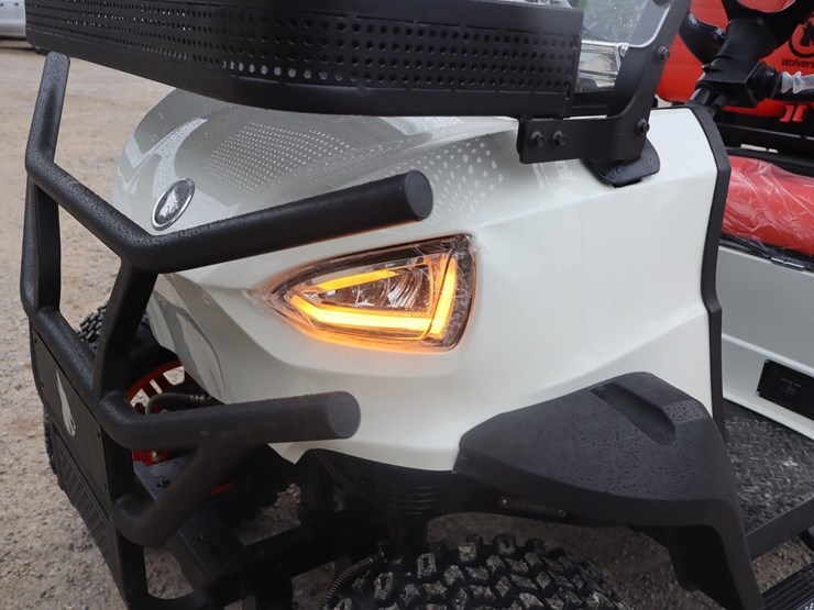 #101-•-4-seater-electric-golf-cart-image-31