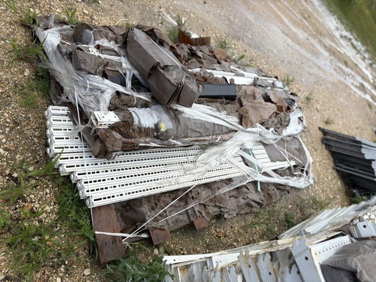 l4---metal-isle-shelving-image-7