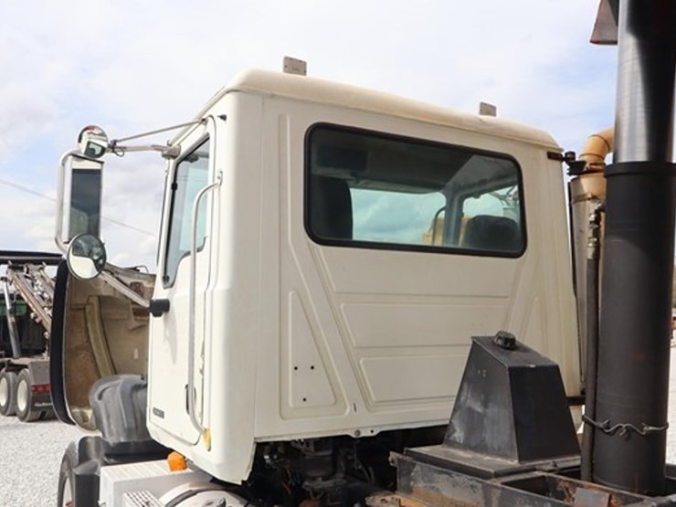 #521-•-2007-mack-cv713-tandem-axle-dump-truck-image-32