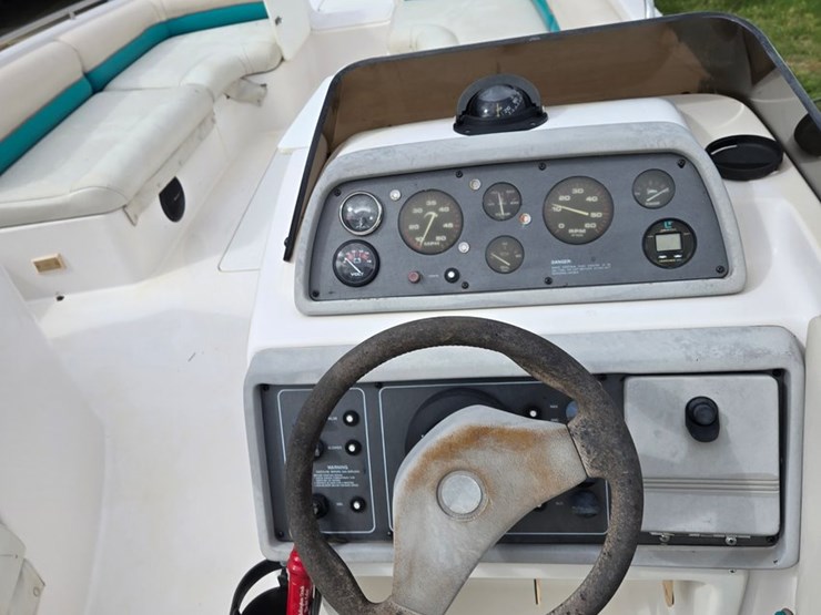 #256-•-1999-monterey-230-explorer-deck-boat---located-in-centerville,tn-image-4