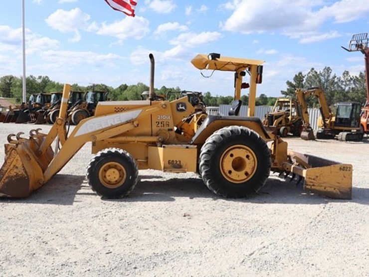 2005-deere-210le-image-2