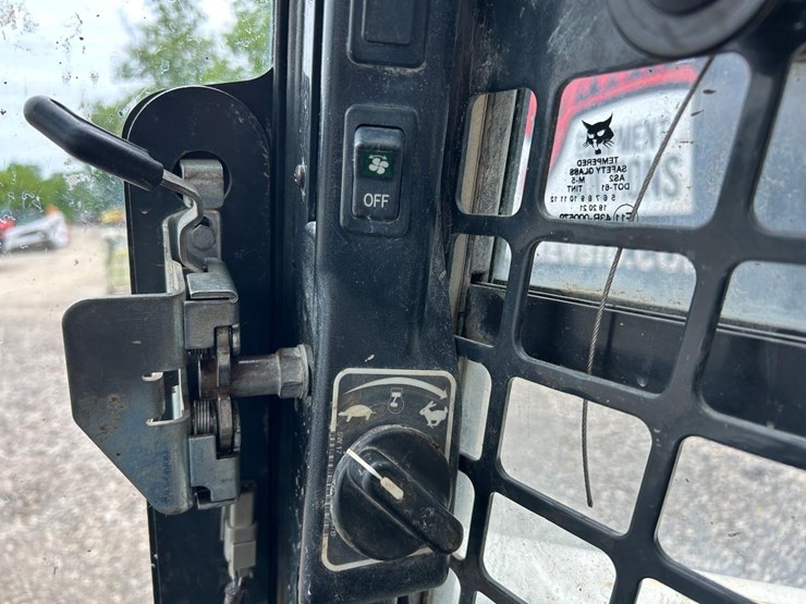 2018-bobcat-t590-image-21