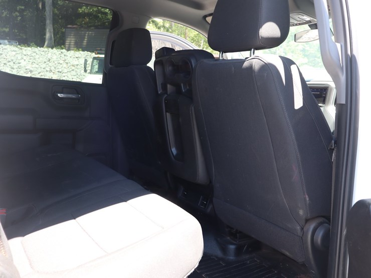 2022-chevrolet-1500-image-26