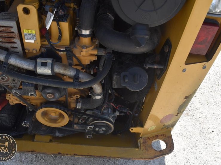 2018-caterpillar-257d-image-36