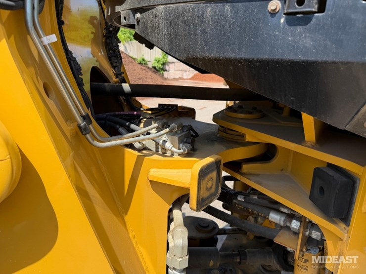 2014-caterpillar-930k-image-23